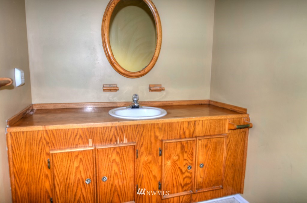 17017 Southeast Jones Road Renton, WA 98058 - Photo 19 of 25