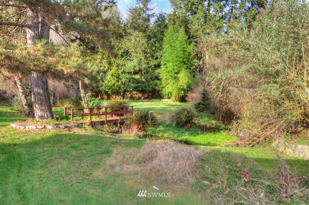 17017 Southeast Jones Road Renton, WA 98058 - Photo 4 of 25