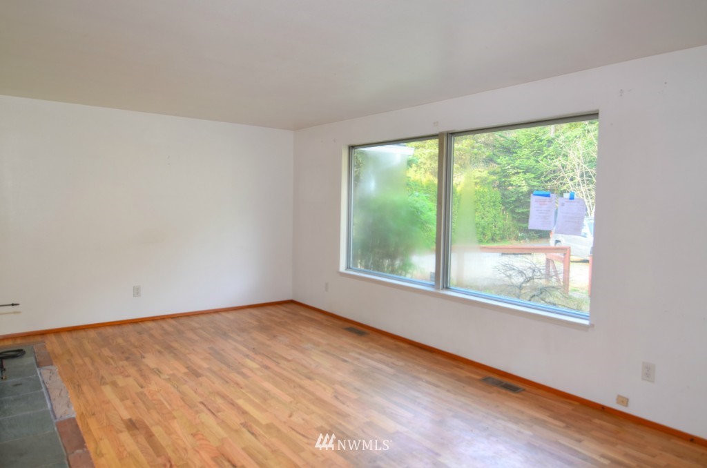 17017 Southeast Jones Road Renton, WA 98058 - Photo 8 of 25
