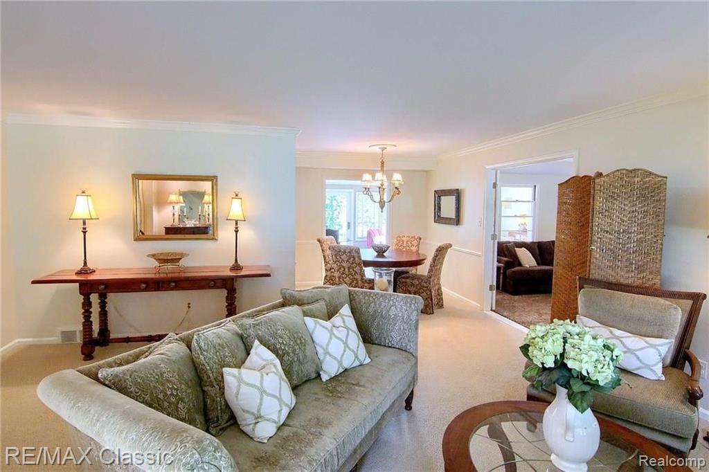 6044 Worlington Road Bloomfield Hills, MI 48301 - Photo 10 of 34