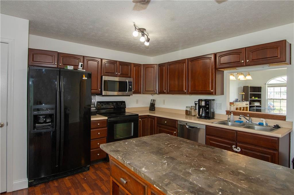 8936 Hosta Way Camby, IN 46113 - Photo 8 of 21 Gallery Image 8