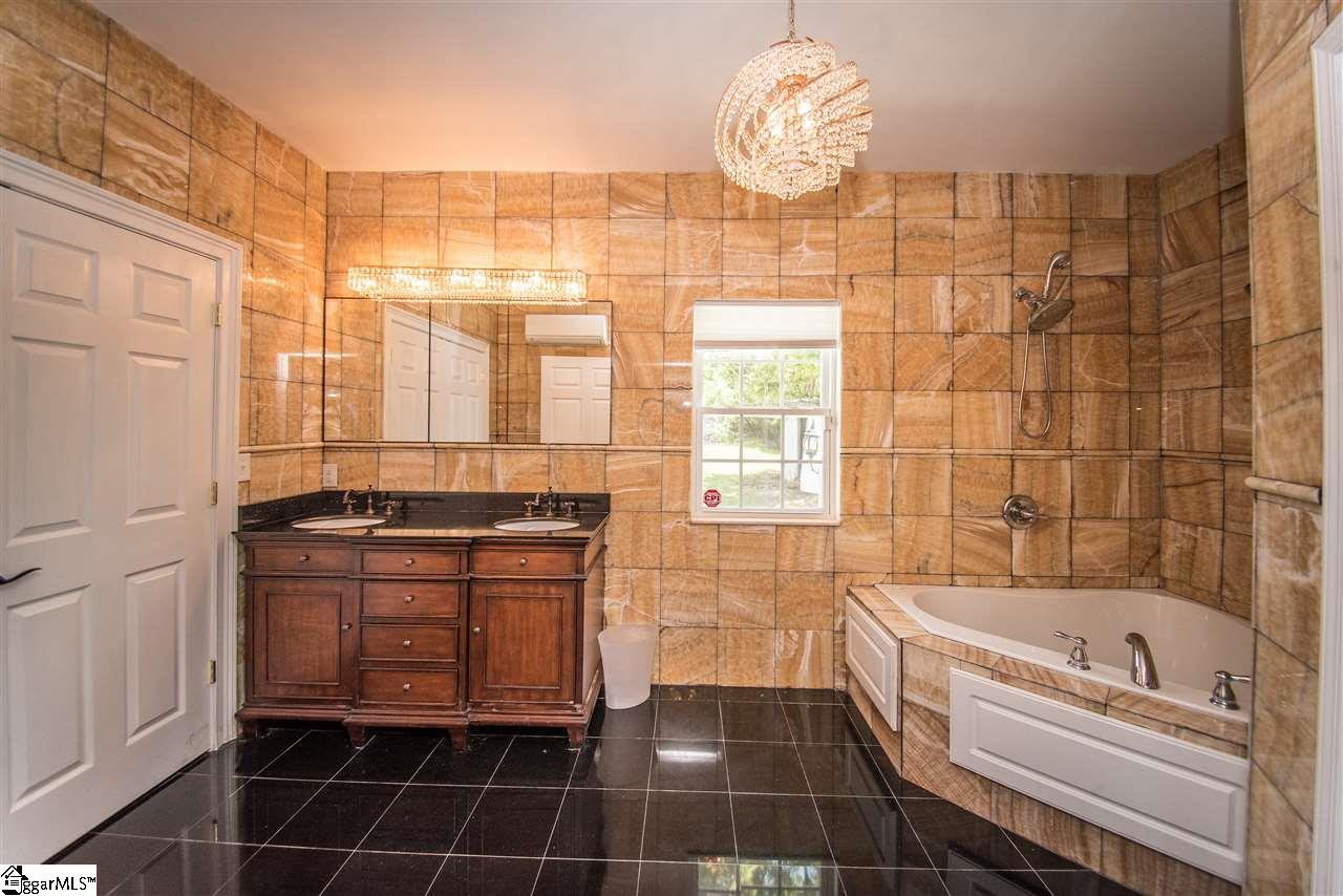 2290 Davis Road Woodruff, SC 29388 - Photo 16 of 36