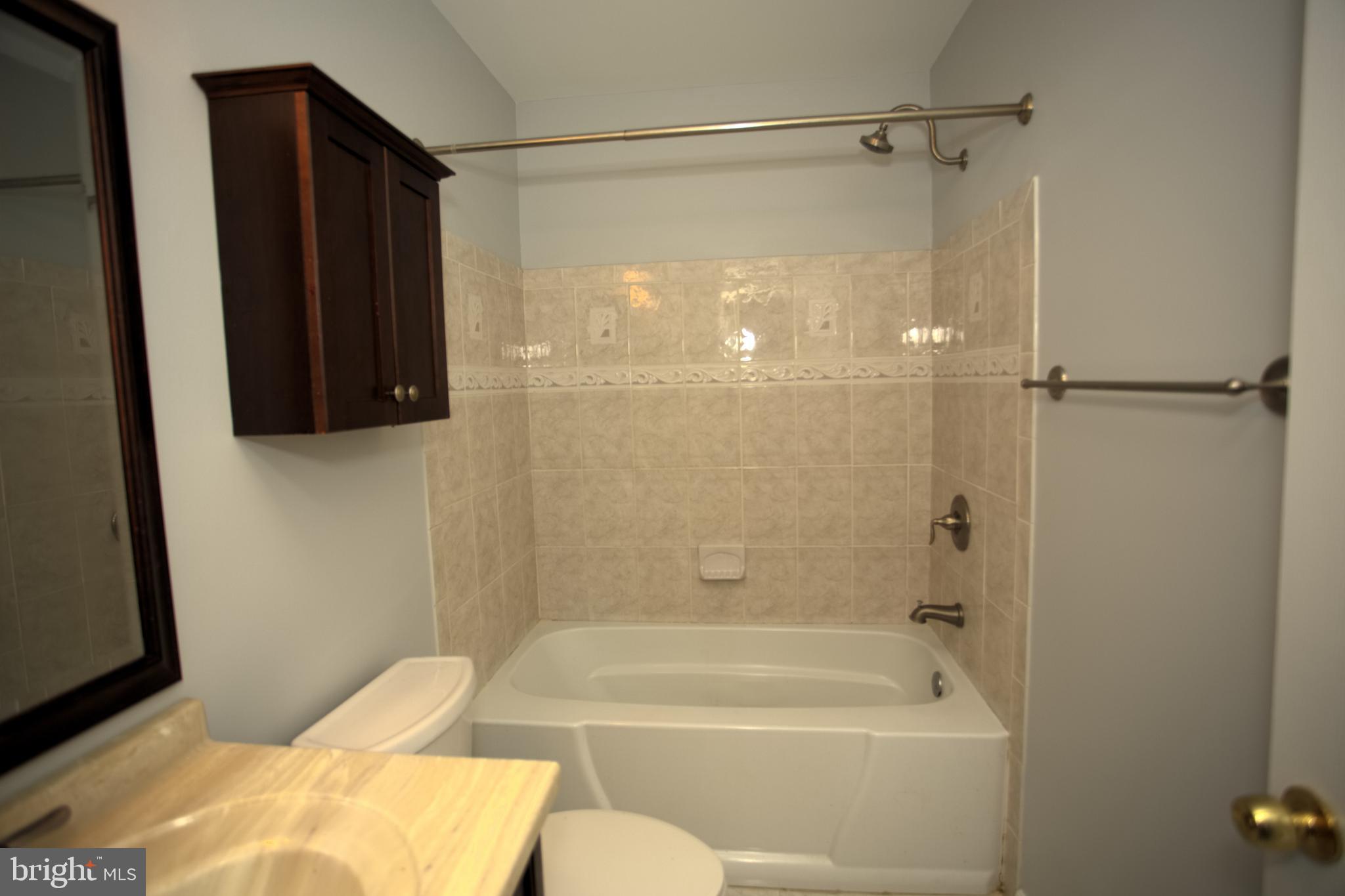 8553 Ritchboro Road District Heights, MD 20747 - Photo 22 of 29 Full tub in bath upper level