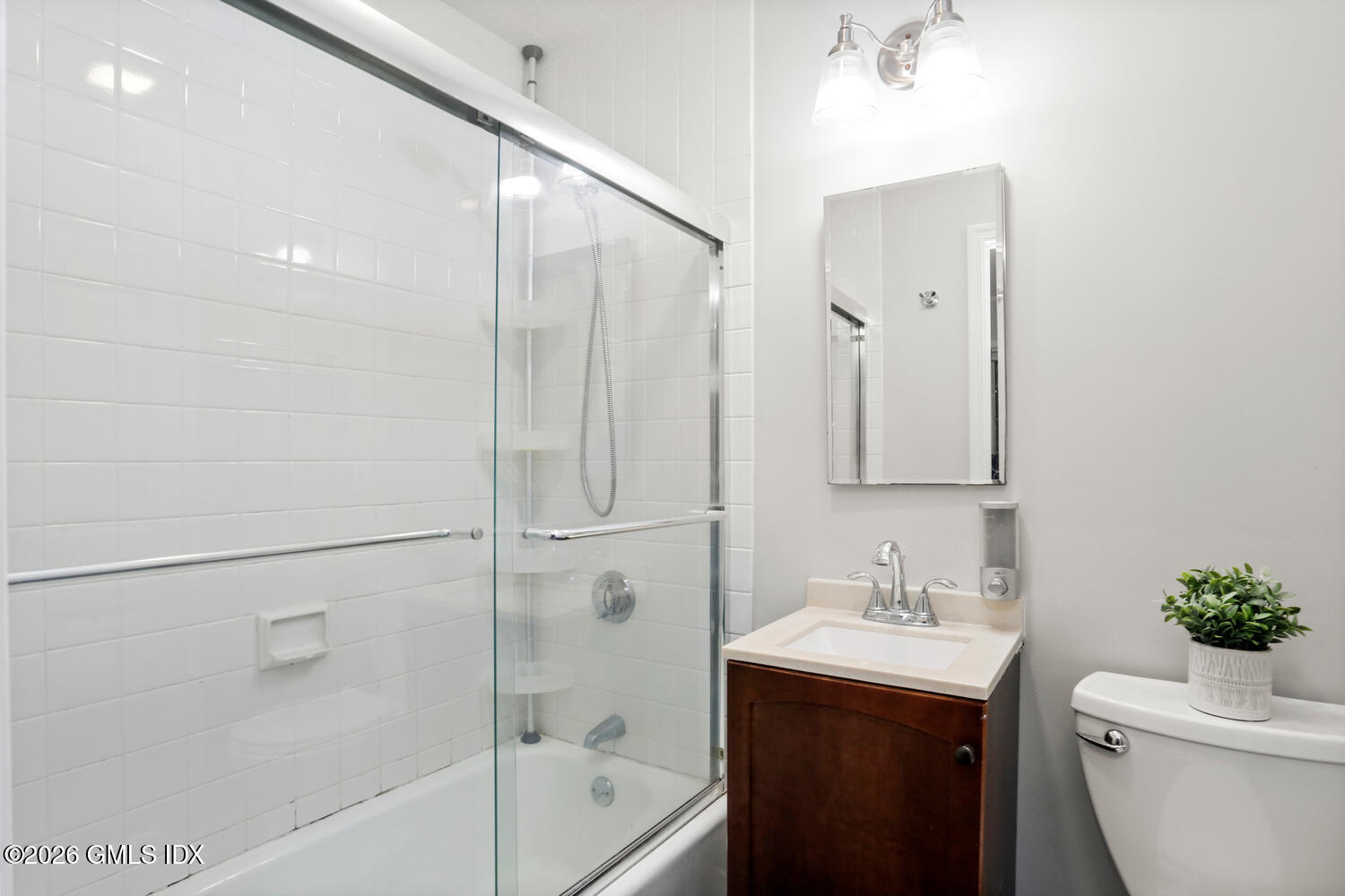 10 Miltiades Avenue Riverside, CT 06878 - Photo 11 of 17 10 Miltiades Ave Riverside CT-large-012-