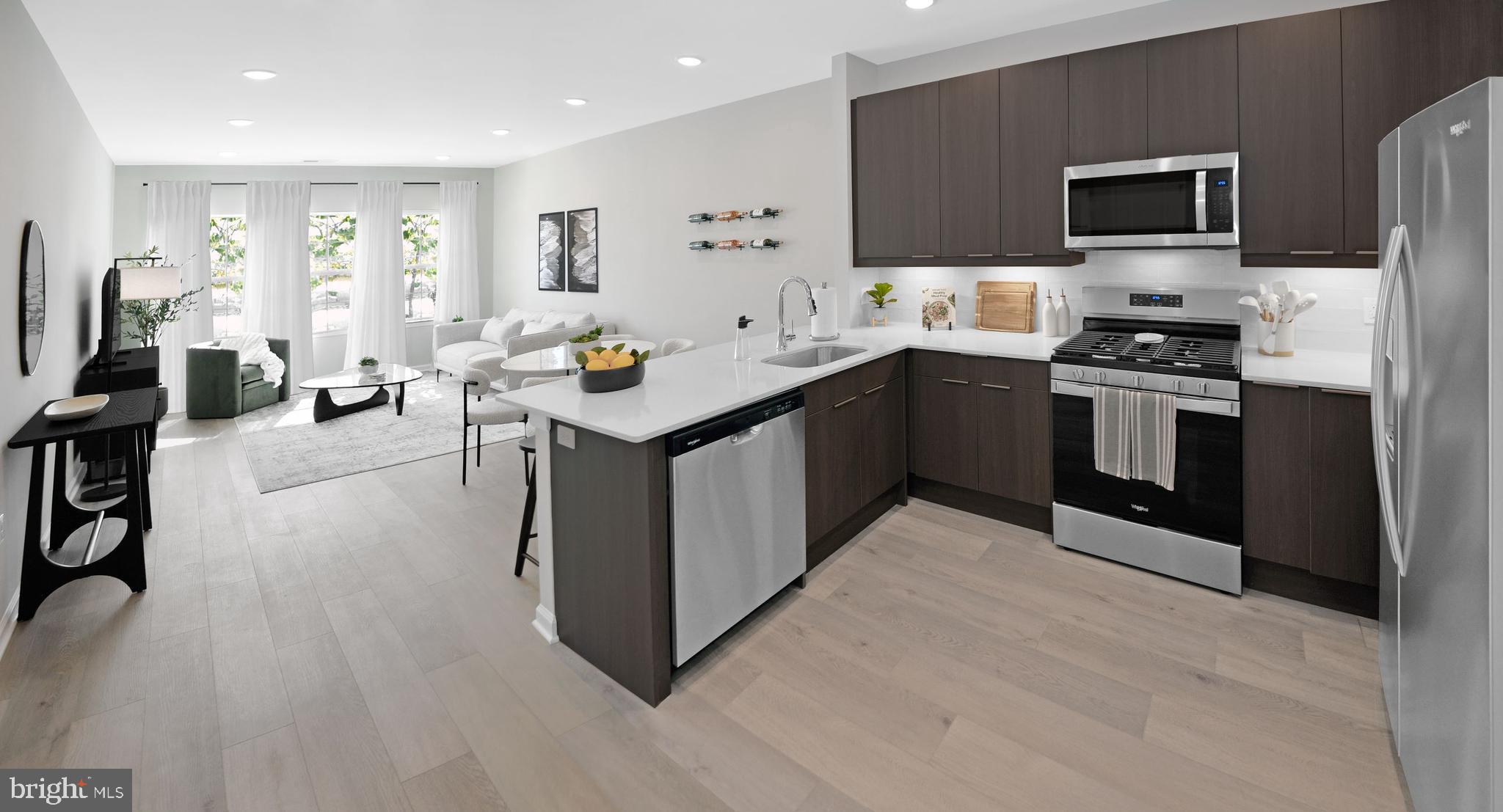 527 Berkeley Lane Blackwood, NJ 08012 - Photo 4 of 11