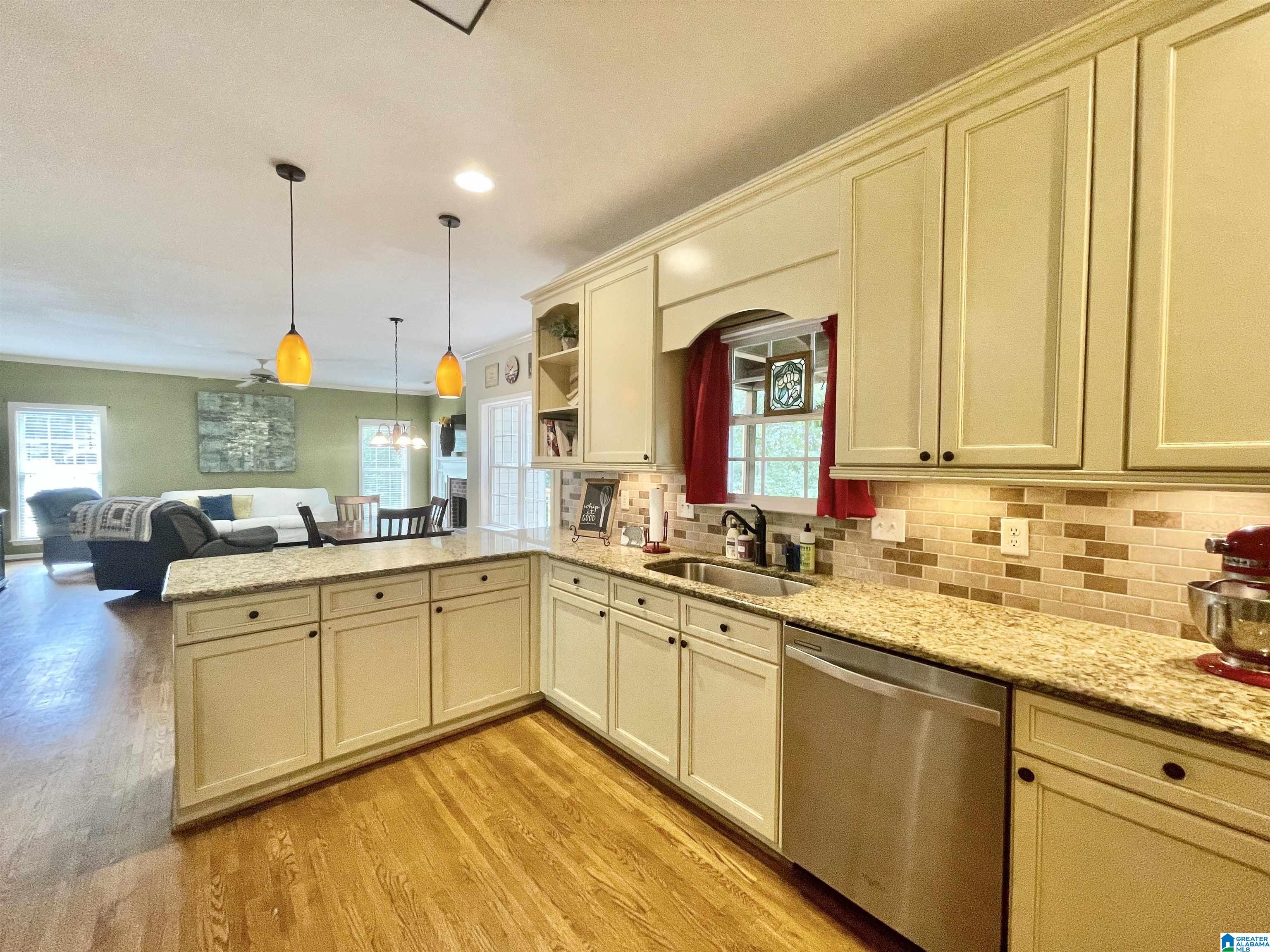 112 Silverleaf Drive Pelham, AL 35124 - Photo 13 of 37