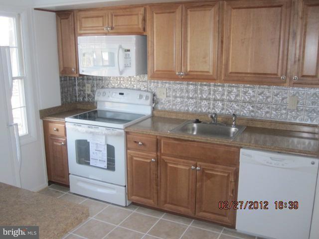 9840 Branchleigh Road Randallstown, MD 21133 - Photo 13 of 18 Kitchen