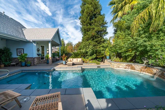 $959,900 | 4813 St Charles Drive, Redding, CA 96002