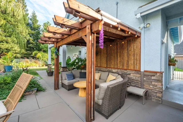 $959,900 | 4813 St Charles Drive, Redding, CA 96002