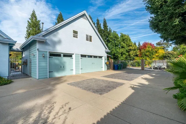 $959,900 | 4813 St Charles Drive, Redding, CA 96002