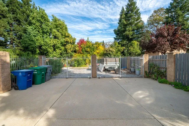 $959,900 | 4813 St Charles Drive, Redding, CA 96002