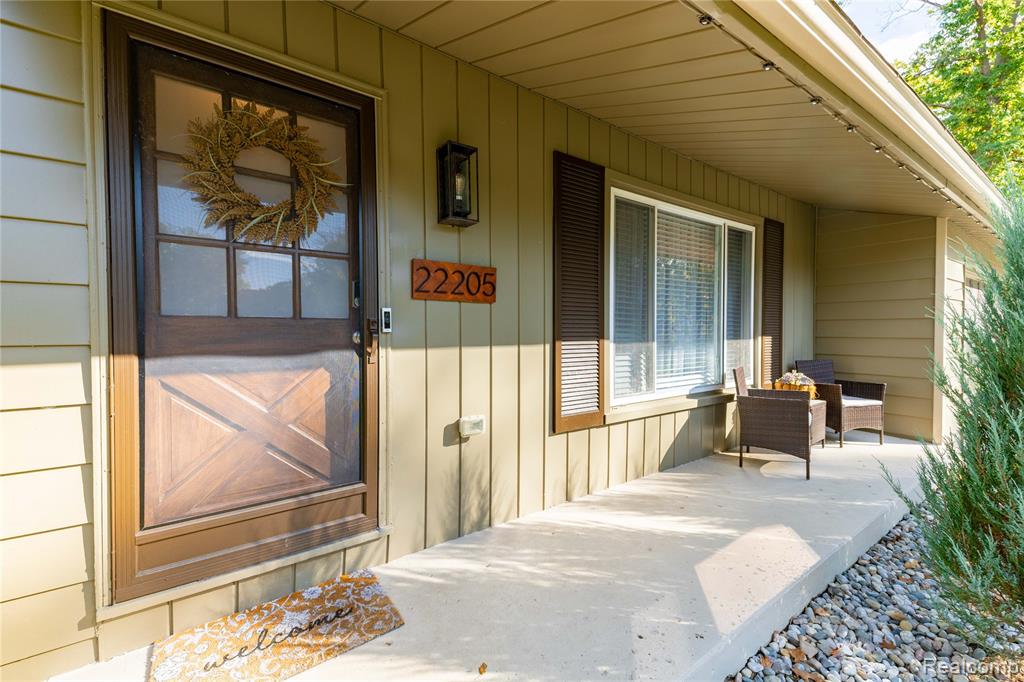 22205 Meridian Road Grosse Ile, MI 48138 - Photo 3 of 42 Gallery Image 3