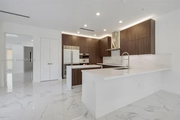 $19,000 | 19749 Northeast 16th Place, Unit 19749, Miami, FL 33179