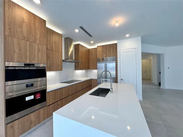 $17,000 | 19749 Northeast 16th Place, Unit 19749, Miami, FL 33179