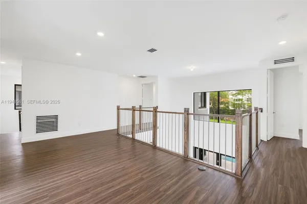 $19,000 | 19749 Northeast 16th Place, Unit 19749, Miami, FL 33179