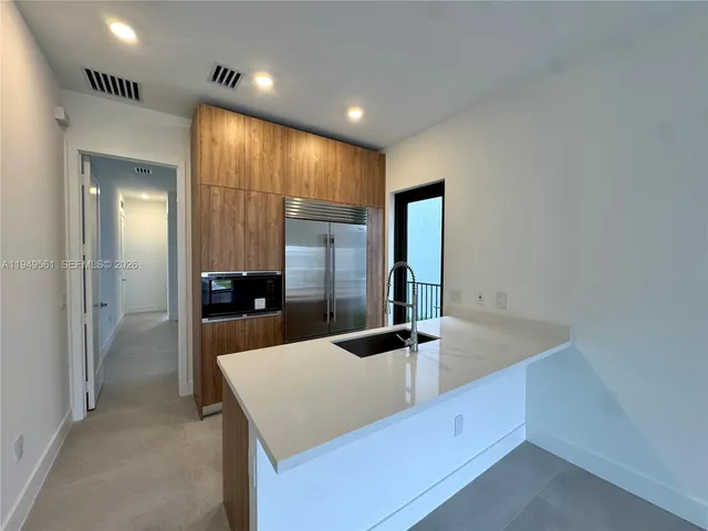 $17,000 | 19749 Northeast 16th Place, Unit 19749, Miami, FL 33179