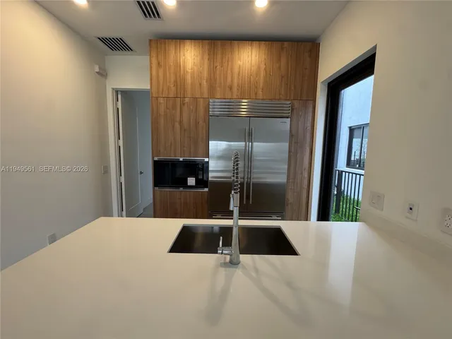 $17,000 | 19749 Northeast 16th Place, Unit 19749, Miami, FL 33179