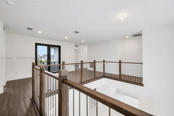 $19,000 | 19749 Northeast 16th Place, Unit 19749, Miami, FL 33179