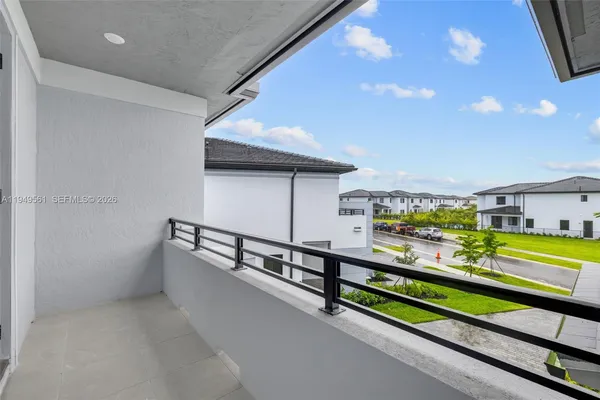 $19,000 | 19749 Northeast 16th Place, Unit 19749, Miami, FL 33179