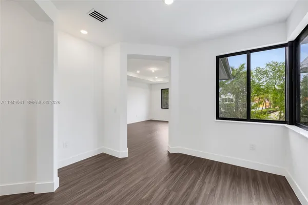 $19,000 | 19749 Northeast 16th Place, Unit 19749, Miami, FL 33179