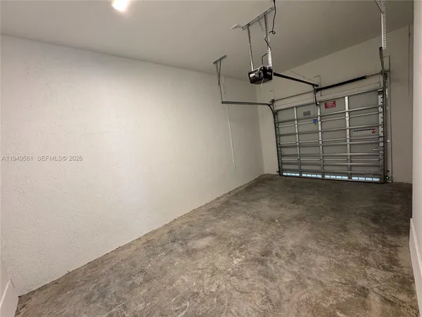 $19,000 | 19749 Northeast 16th Place, Unit 19749, Miami, FL 33179