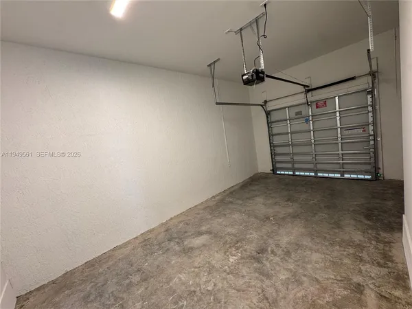 $19,000 | 19749 Northeast 16th Place, Unit 19749, Miami, FL 33179