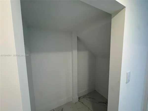 $19,000 | 19749 Northeast 16th Place, Unit 19749, Miami, FL 33179