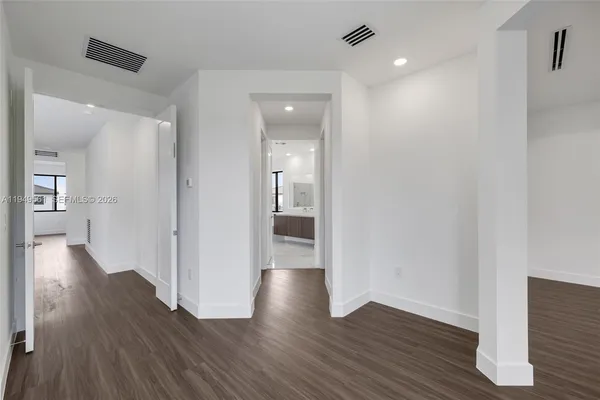 $19,000 | 19749 Northeast 16th Place, Unit 19749, Miami, FL 33179