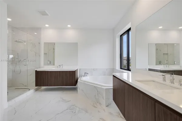 $19,000 | 19749 Northeast 16th Place, Unit 19749, Miami, FL 33179