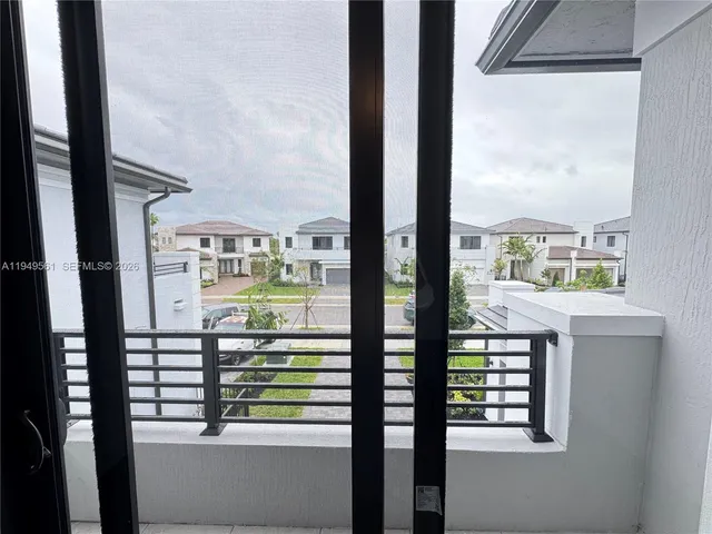 $17,000 | 19749 Northeast 16th Place, Unit 19749, Miami, FL 33179
