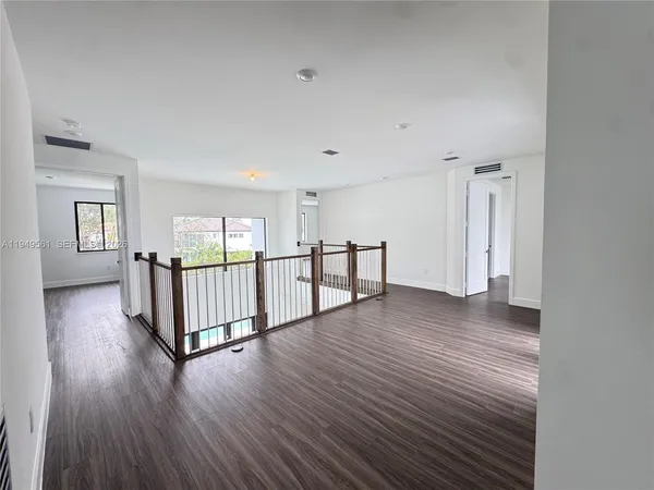 $19,000 | 19749 Northeast 16th Place, Unit 19749, Miami, FL 33179