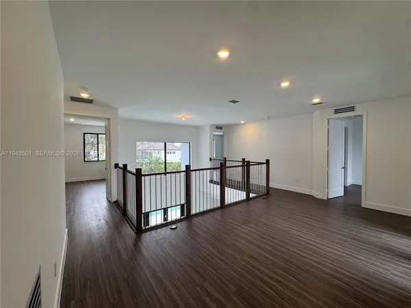 $19,000 | 19749 Northeast 16th Place, Unit 19749, Miami, FL 33179