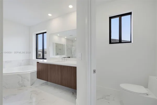 $19,000 | 19749 Northeast 16th Place, Unit 19749, Miami, FL 33179