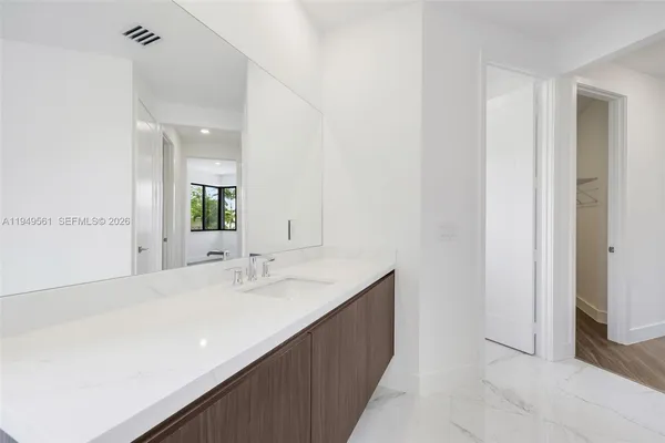 $19,000 | 19749 Northeast 16th Place, Unit 19749, Miami, FL 33179