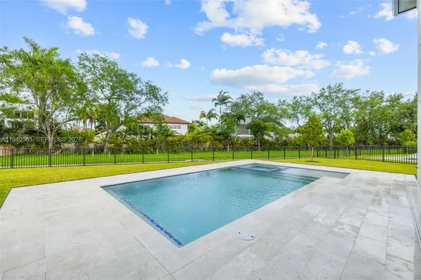 $19,000 | 19749 Northeast 16th Place, Unit 19749, Miami, FL 33179