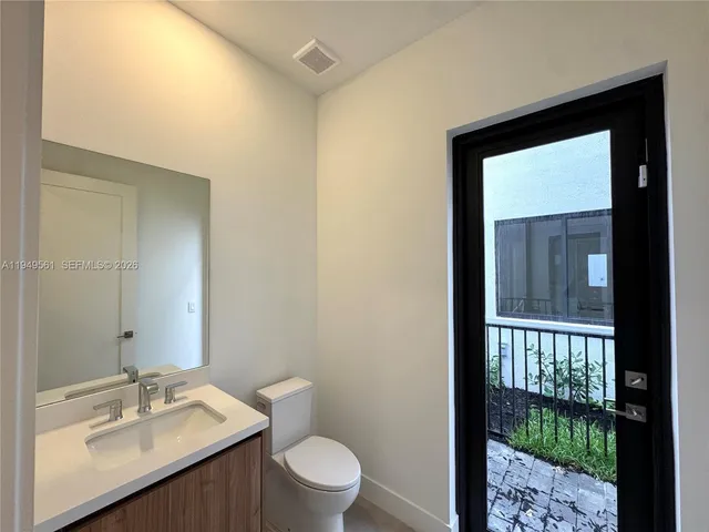 $17,000 | 19749 Northeast 16th Place, Unit 19749, Miami, FL 33179