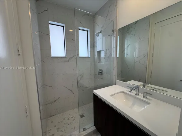 $19,000 | 19749 Northeast 16th Place, Unit 19749, Miami, FL 33179