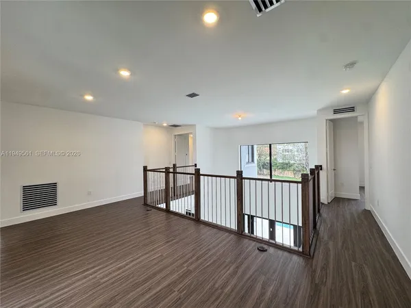 $19,000 | 19749 Northeast 16th Place, Unit 19749, Miami, FL 33179