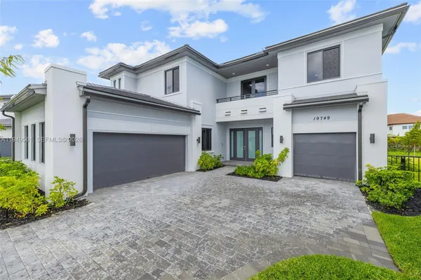 $19,000 | 19749 Northeast 16th Place, Unit 19749, Miami, FL 33179