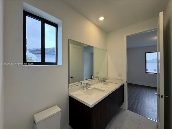 $19,000 | 19749 Northeast 16th Place, Unit 19749, Miami, FL 33179