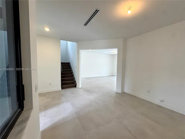 $17,000 | 19749 Northeast 16th Place, Unit 19749, Miami, FL 33179