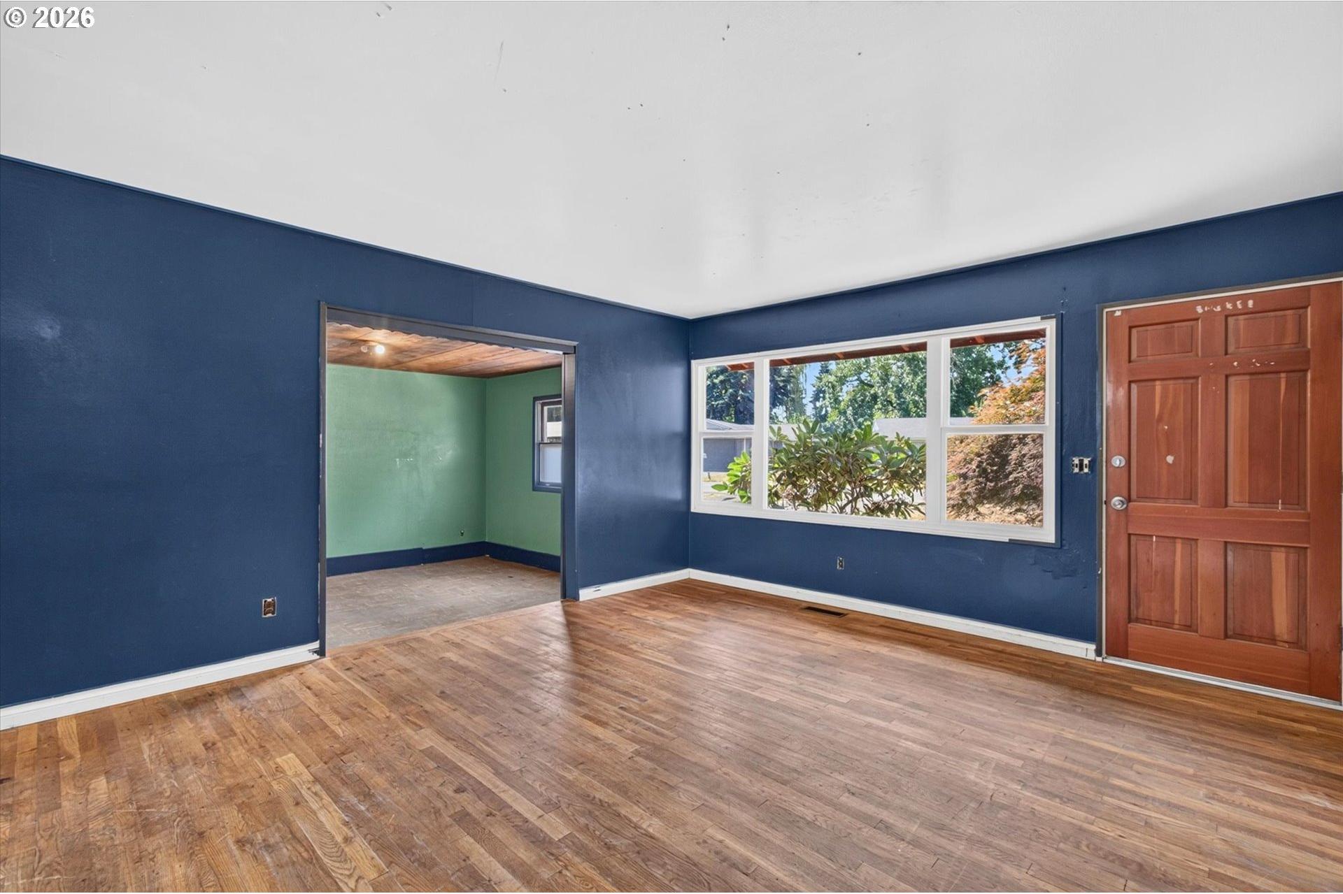 2404 Laframbois Road Vancouver, WA 98660 - Photo 2 of 35 Living Room/Entrance