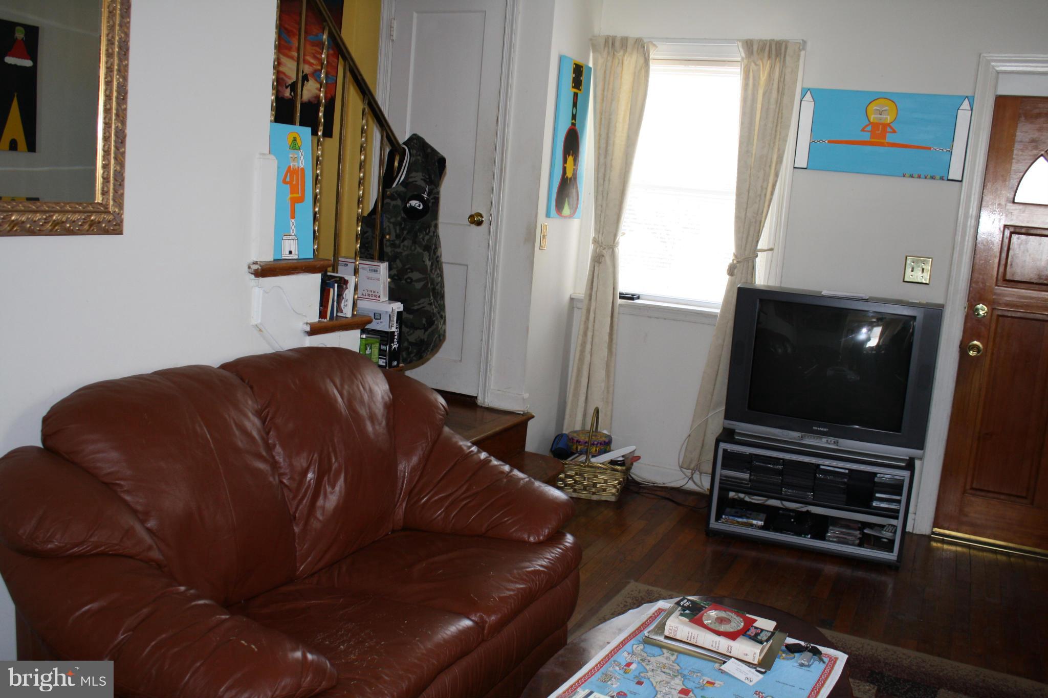 11911 Bluhill Road Silver Spring, MD 20902 - Photo 13 of 15 Living Room