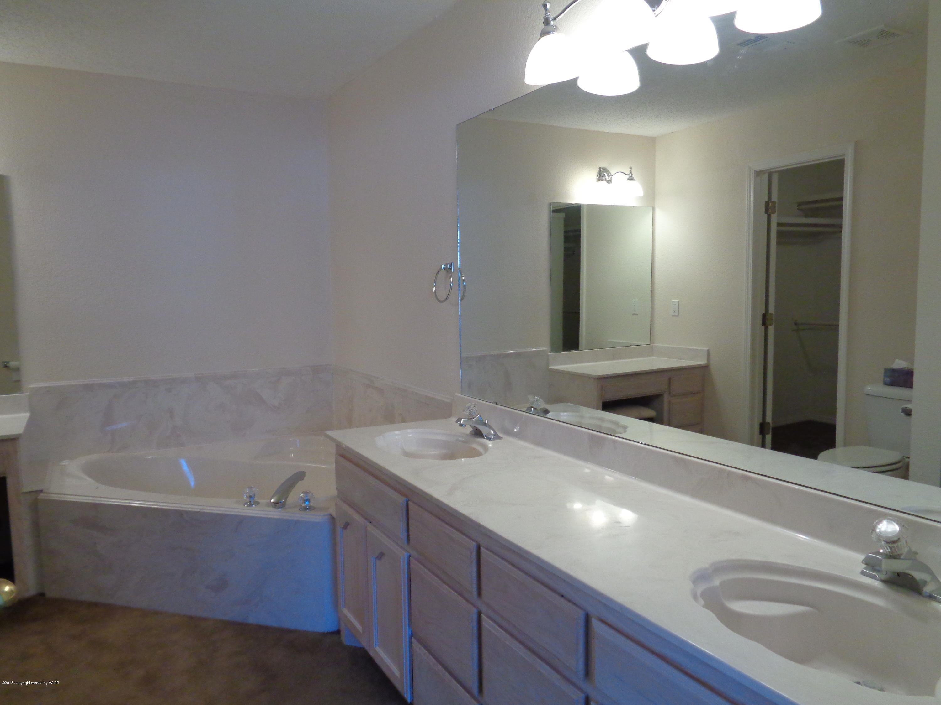 7012 Thunder Road Amarillo, TX 79119 - Photo 14 of 28 Master Bath