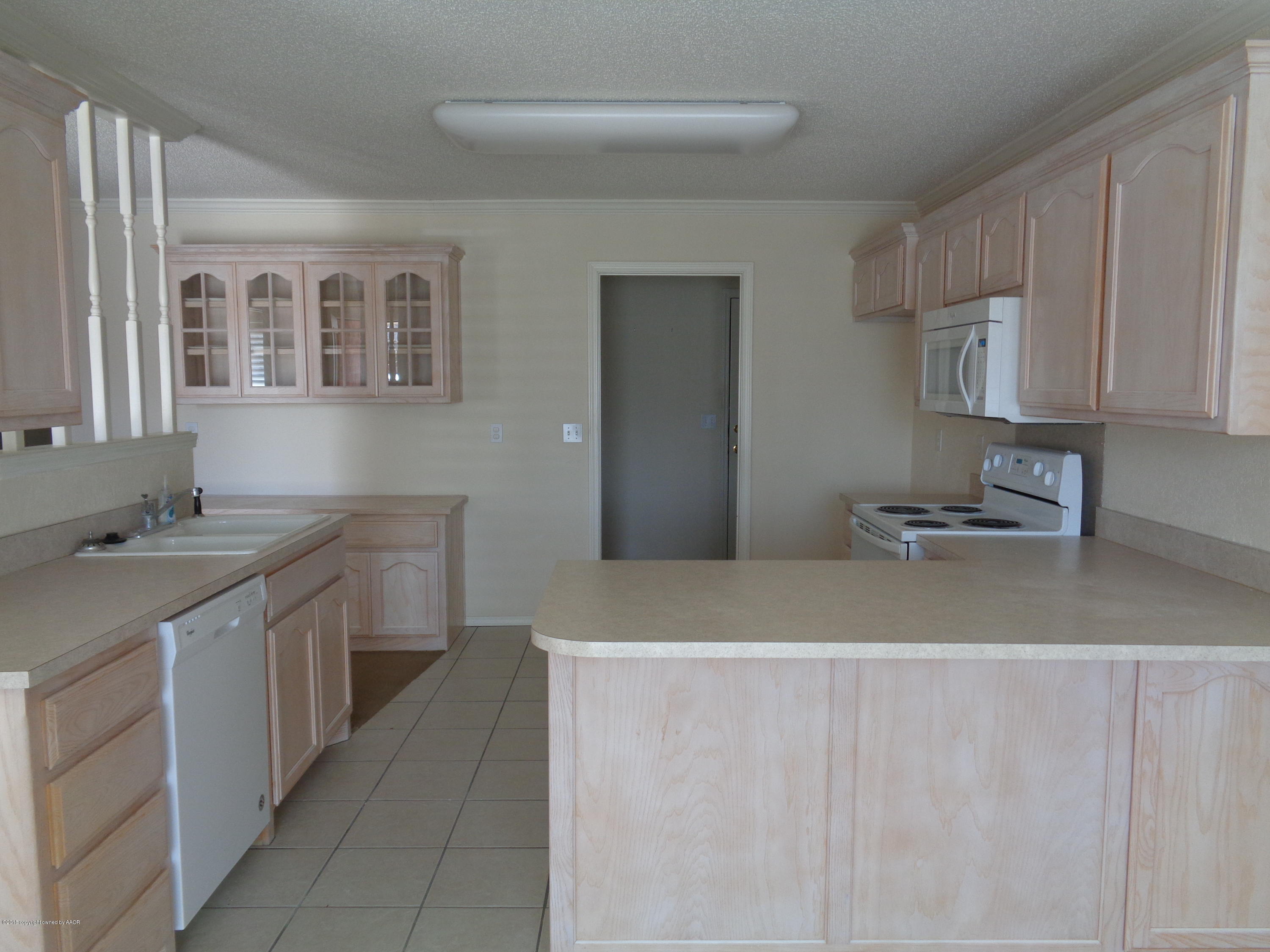 7012 Thunder Road Amarillo, TX 79119 - Photo 5 of 28 Kitchen
