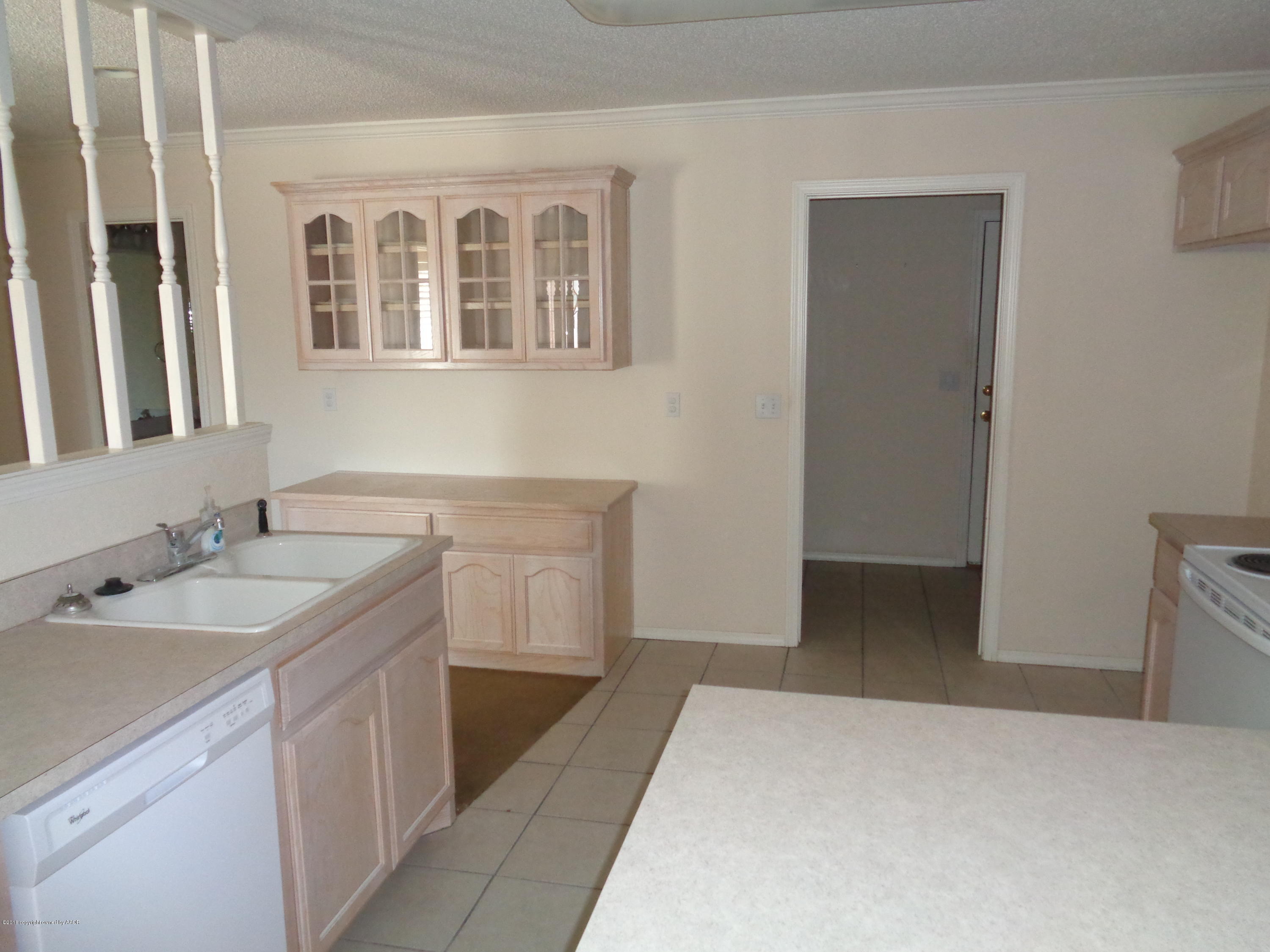 7012 Thunder Road Amarillo, TX 79119 - Photo 7 of 28 Kitchen