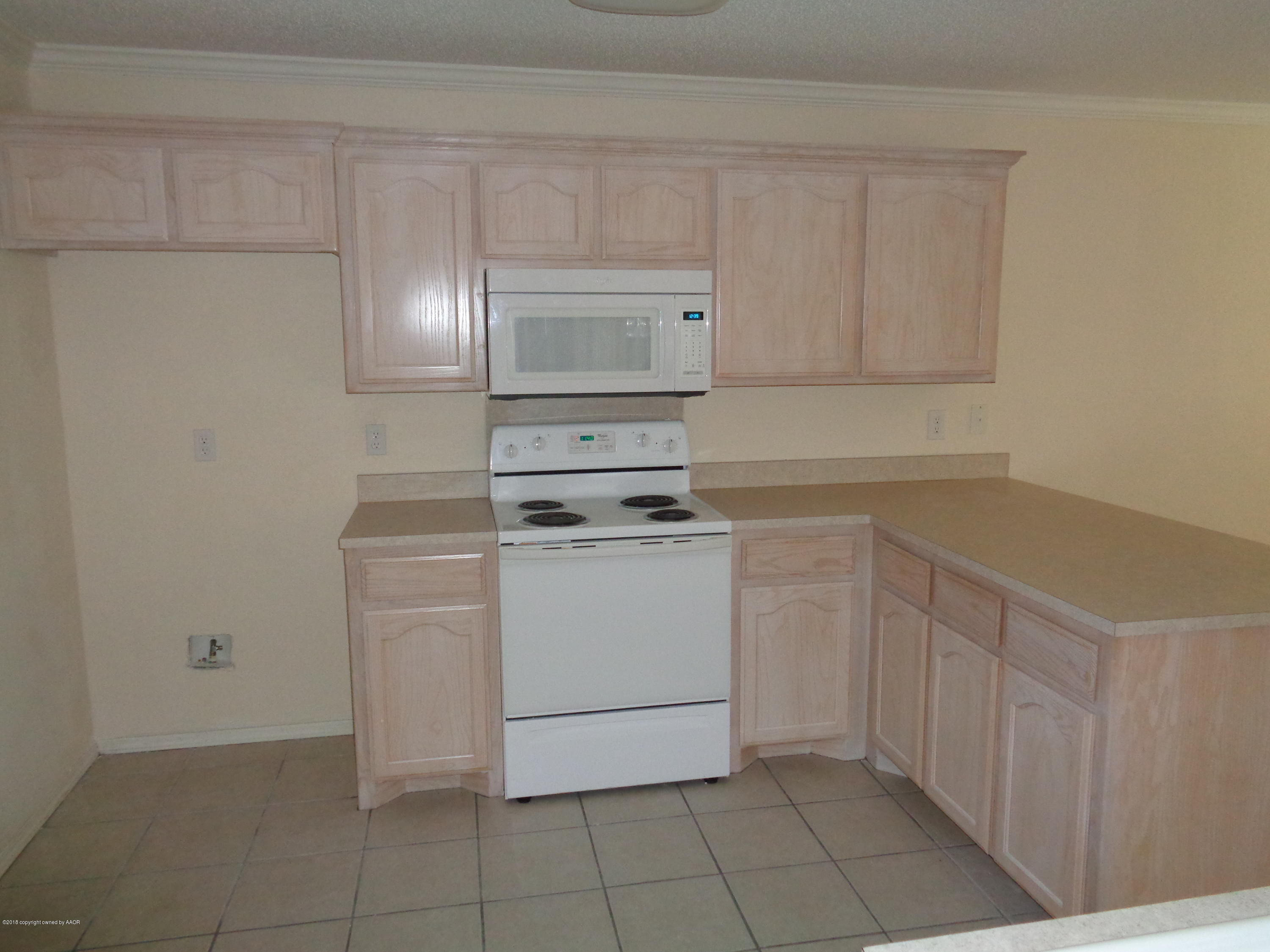 7012 Thunder Road Amarillo, TX 79119 - Photo 8 of 28 Kitchen