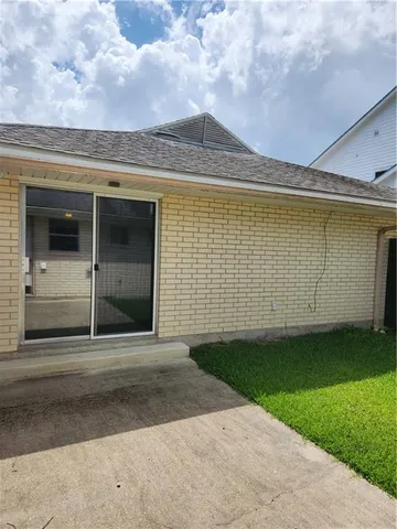 $2,000 | 121 Ridgeway Drive, Metairie, LA 70001
