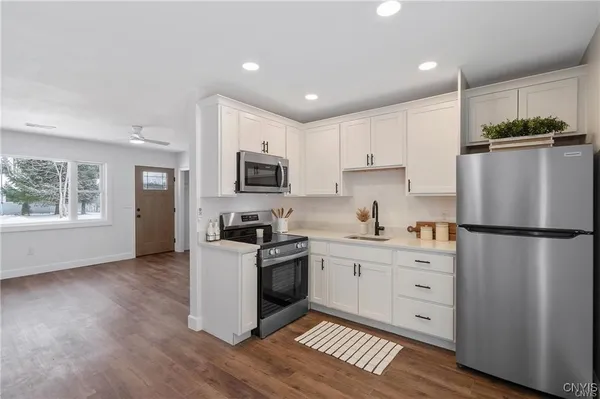 $1,800 | 7891 Areopagitica Avenue, Cicero, NY 13030