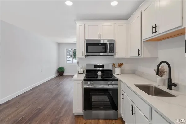 $1,800 | 7891 Areopagitica Avenue, Cicero, NY 13030